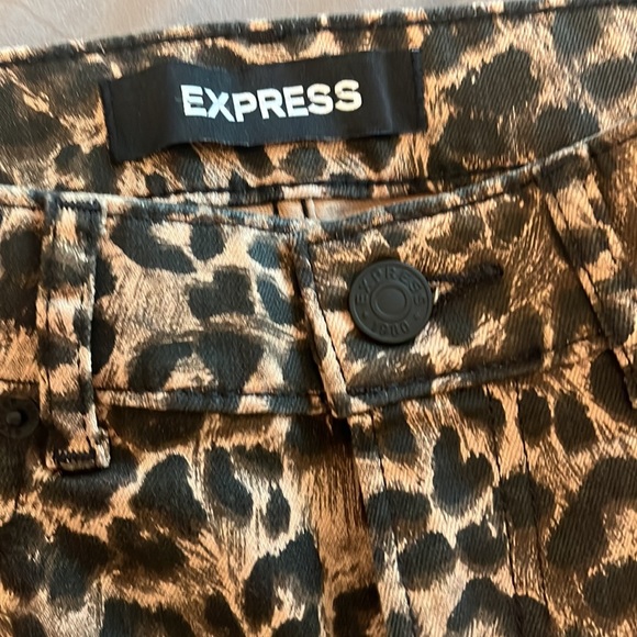 New without tags! Express Cheetah Print Jeans size 4 - Picture 4 of 5